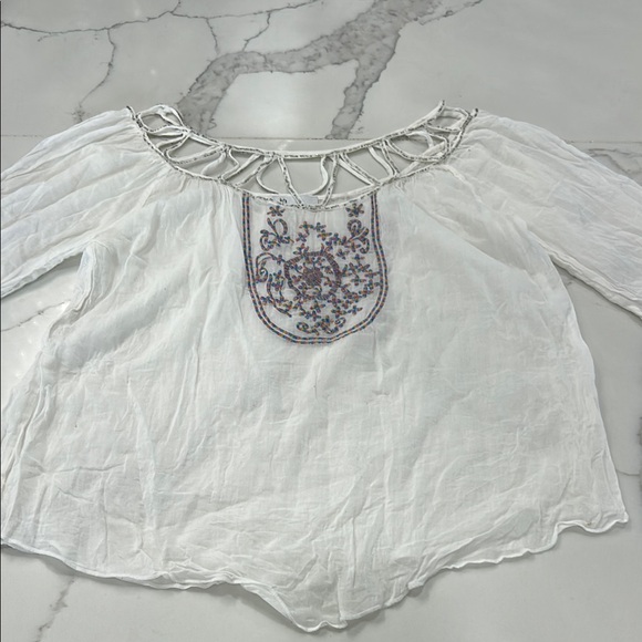 ju’s White‎ Sheer Embroidered Detail Top. Size S - Picture 6 of 13